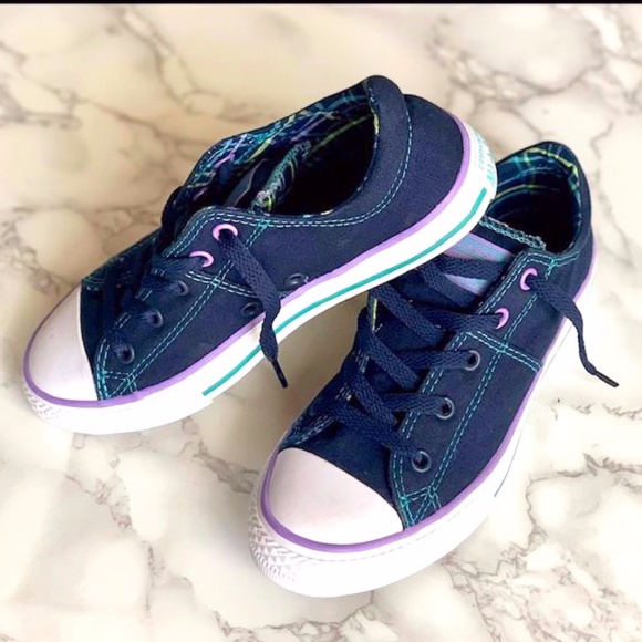 Converse Other - Chuck Taylor CONVERSE All Star Low Top Kid Size US 2 MED (NWOT)